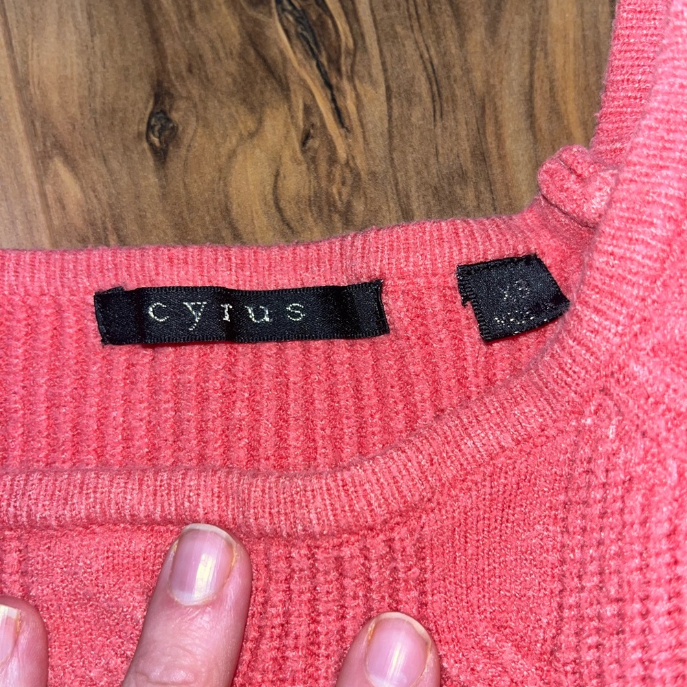 Pink sweater - Picture 2 of 2